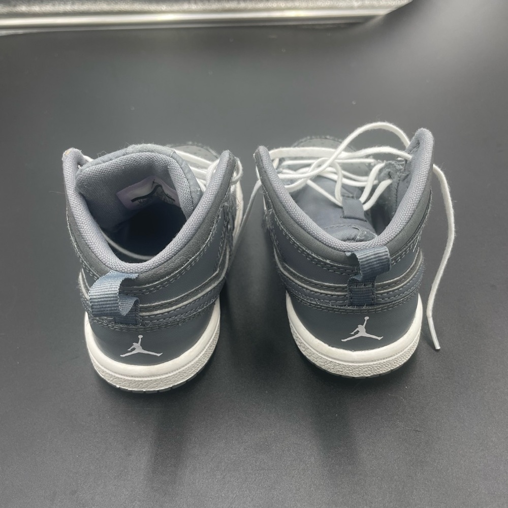 Kids Air Jordan Shoe Size 6C